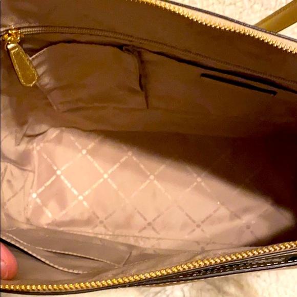 Michael Kors tote - Picture 5 of 7